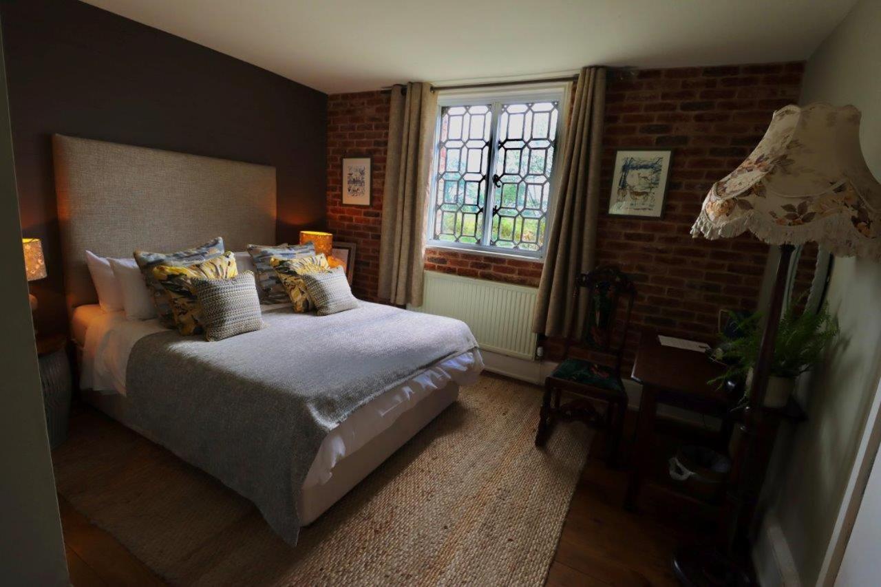 The Cholmondeley Arms Hotel Wrenbury Ngoại thất bức ảnh