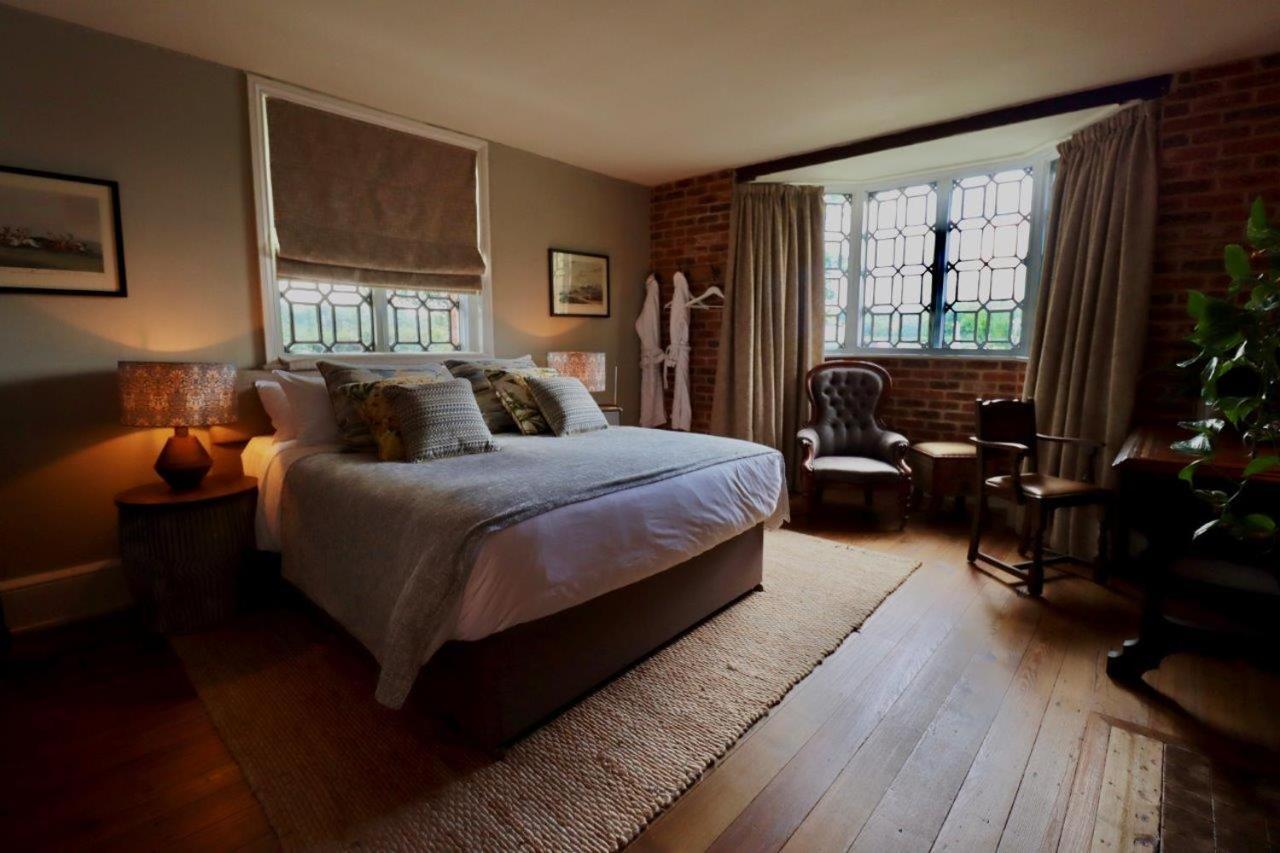 The Cholmondeley Arms Hotel Wrenbury Ngoại thất bức ảnh