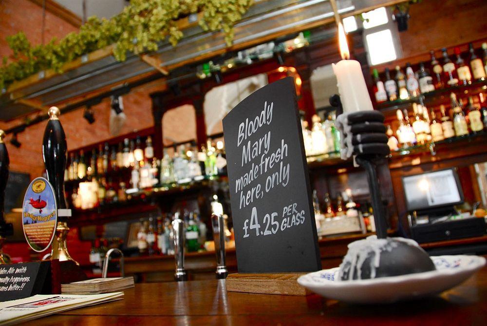 The Cholmondeley Arms Hotel Wrenbury Ngoại thất bức ảnh